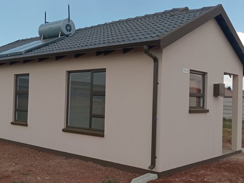 Charming Crystal Park home with Solar Geyser - Photo 6