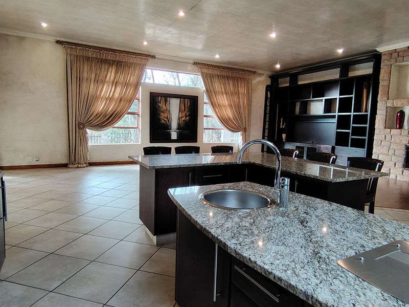 Luxurious Single-Storey Family Home in Prestigious Eldo Glen Lifestyle Estate, Centurion - Photo 7