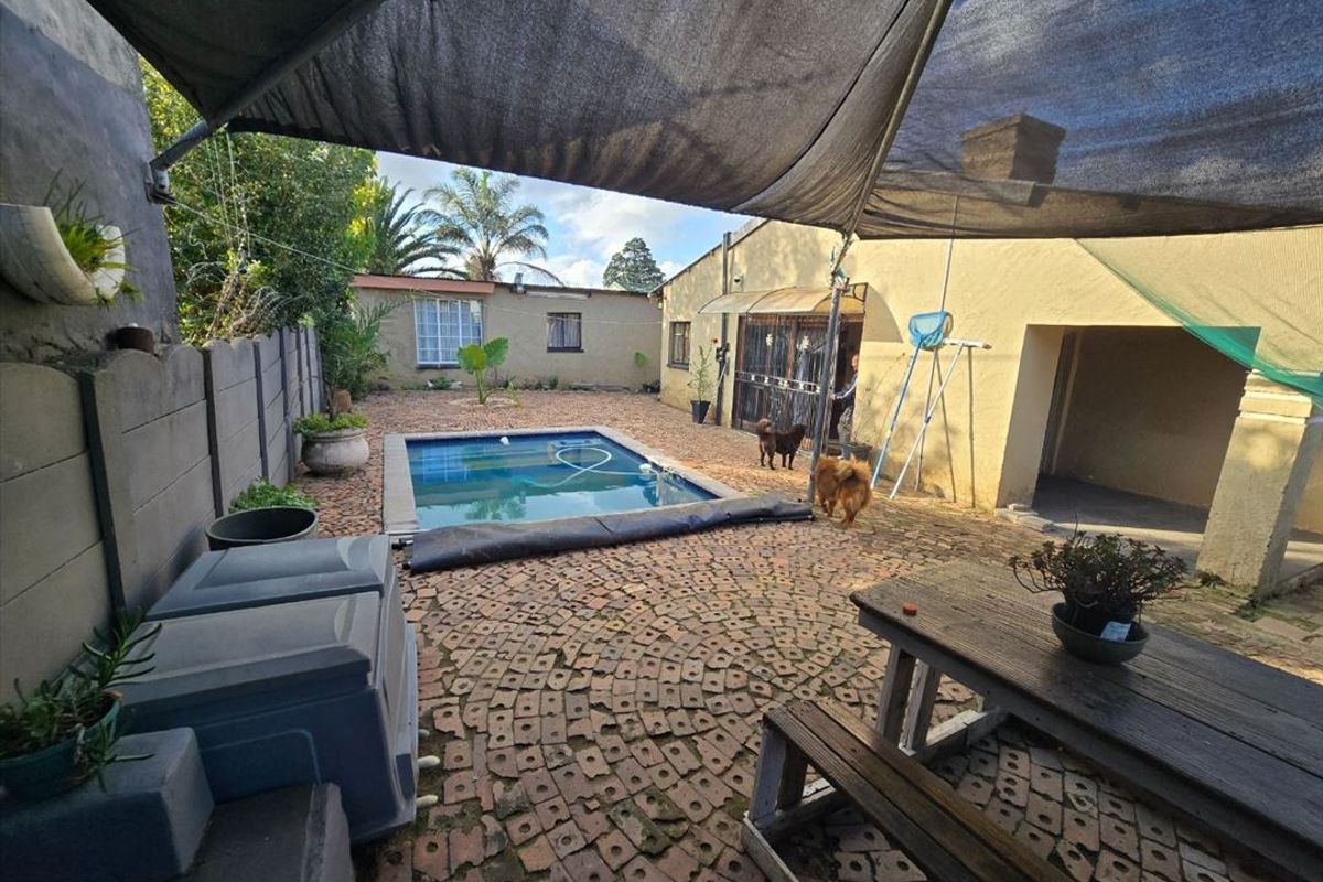 Spacious Family Home with Granny Flat and Pool - Photo 3