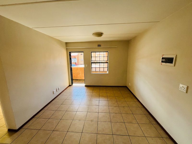 Two bedroom And 1  bathroom apartment  for rent in Midrand Call  us Now!! - Photo 3