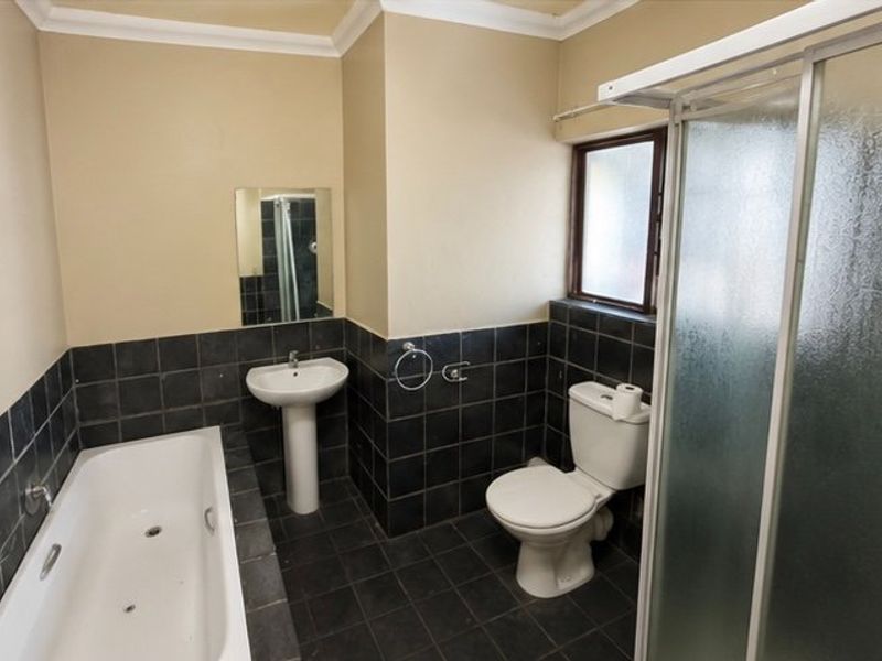 Two bedroom And 1 bathroom apartment  for rent in Midrand Call  us Now!! - Photo 8