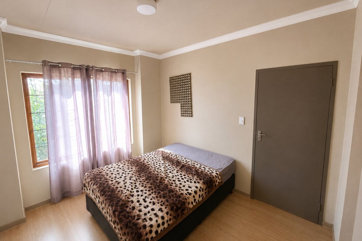 Two bedroom And 1 bathroom apartment  for rent in Midrand Call  us Now!! - Photo 5