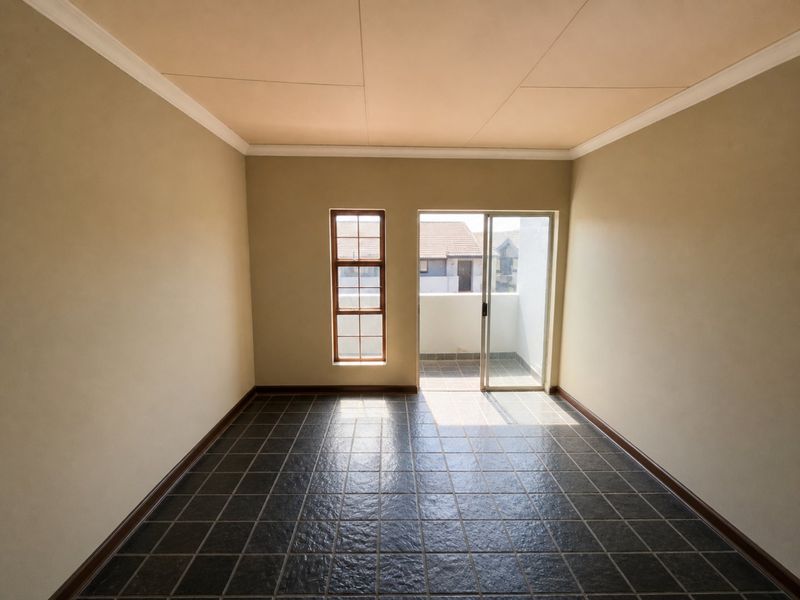 Two bedroom And 1 bathroom apartment  for rent in Midrand Call  us Now!! - Photo 4