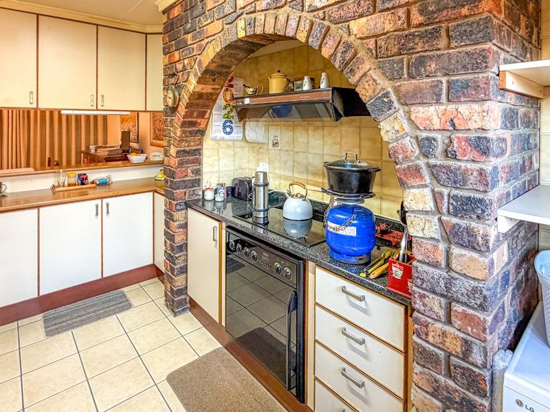 Beautiful 2 Bedroom Home with Private Garden in Prime Gonubie Complex - Exclusive Mandate - Photo 10