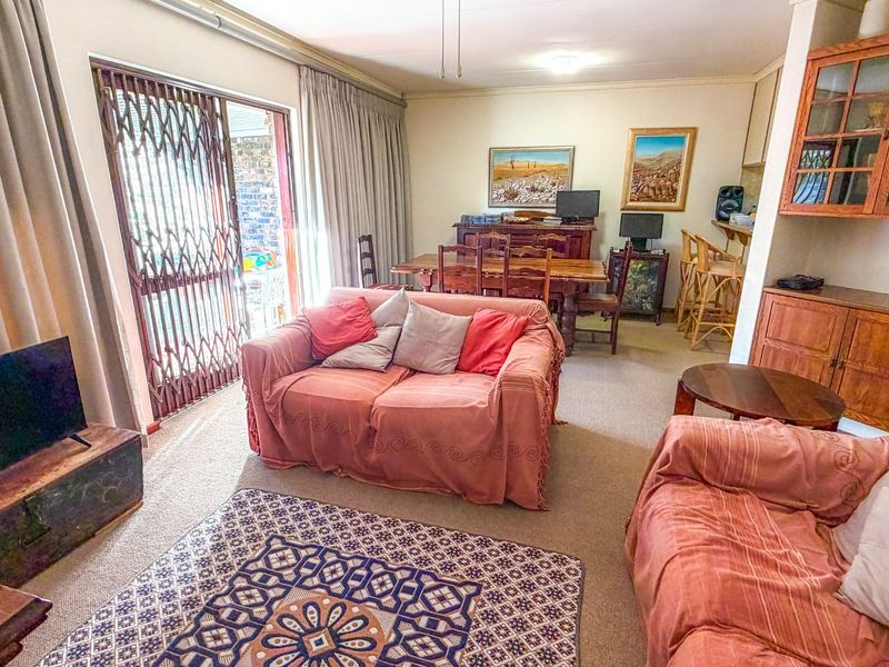 Beautiful 2 Bedroom Home with Private Garden in Prime Gonubie Complex - Exclusive Mandate - Photo 8