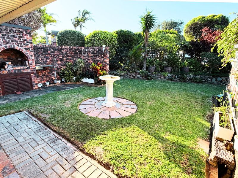 Beautiful 2 Bedroom Home with Private Garden in Prime Gonubie Complex - Exclusive Mandate - Photo 1