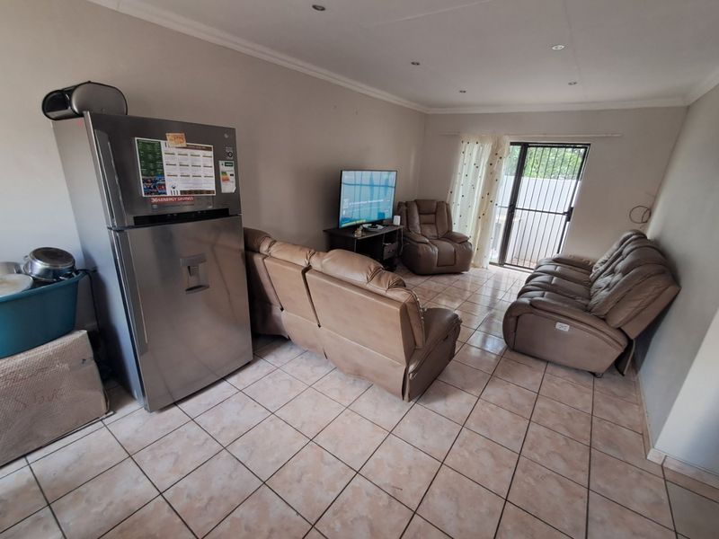 2 Bedroom apartment for sale in Flamwood - Photo 7
