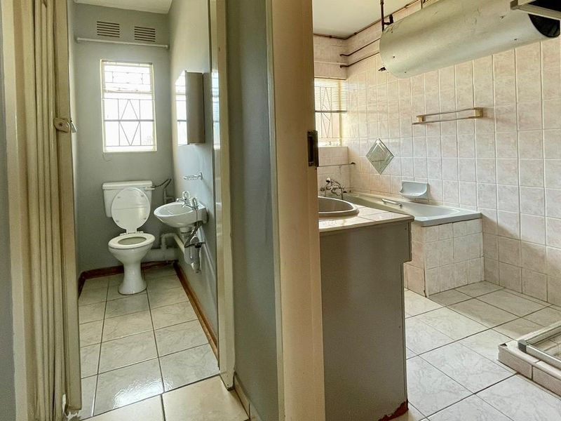 Secure 2-Bedroom Home in Flamwood Security Complex - Photo 7