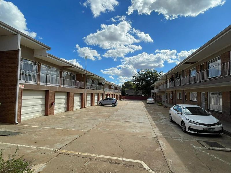 Secure 2-Bedroom Home in Flamwood Security Complex - Photo 8