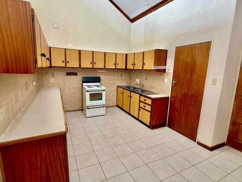 CharmingTownhouse in retirement complex - Photo 5