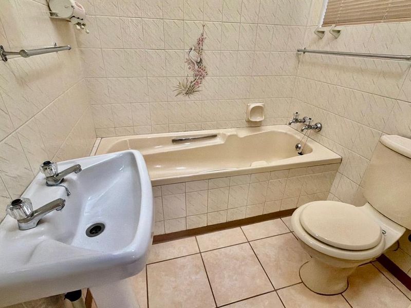 CharmingTownhouse in retirement complex - Photo 7