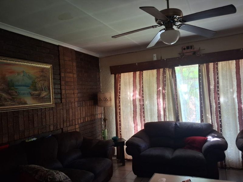 Loving home in Ellaton - Photo 6