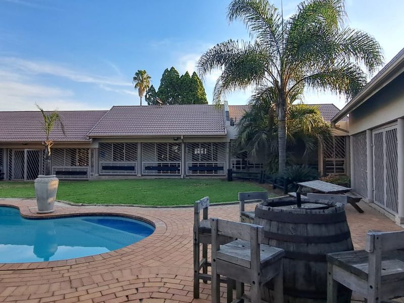 Versatile Income-Generating Property with Endless Potential – A Must-See Investment! - Photo 2