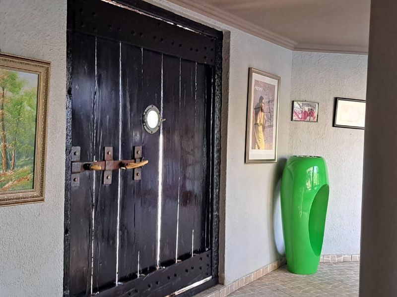 Versatile Income-Generating Property with Endless Potential – A Must-See Investment! - Photo 7
