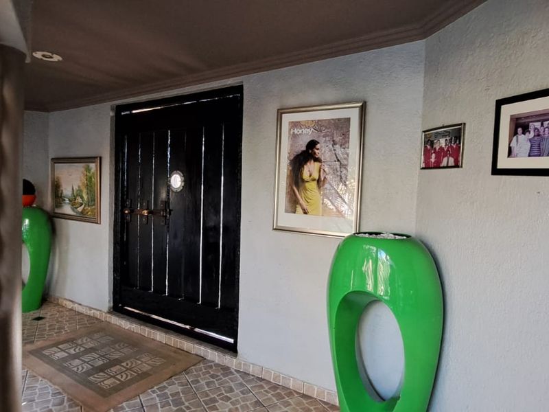 Versatile Income-Generating Property with Endless Potential – A Must-See Investment! - Photo 6