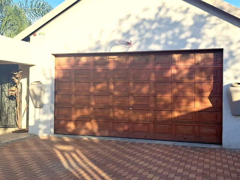 Versatile Income-Generating Property with Endless Potential – A Must-See Investment! - Photo 4
