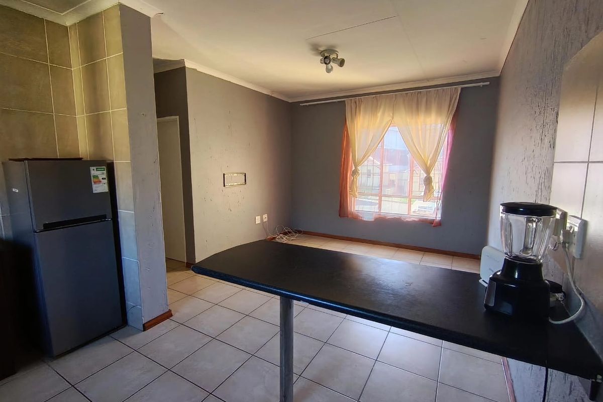 2 Bedroom Townhouse For Sale in Ormonde View Estate - Photo 3