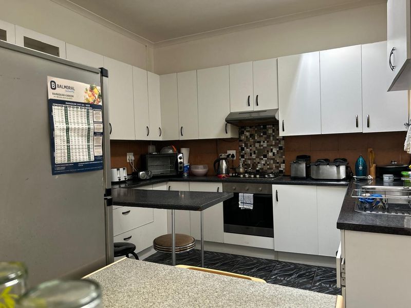 Woodstock Charmer: Practical, light filled home - Photo 10