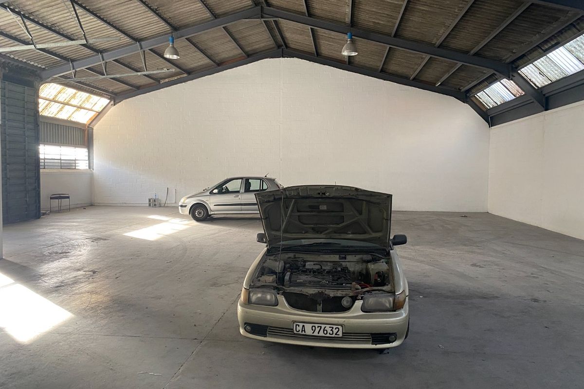 437m2 Industrial Space available to Lease  - Photo 2