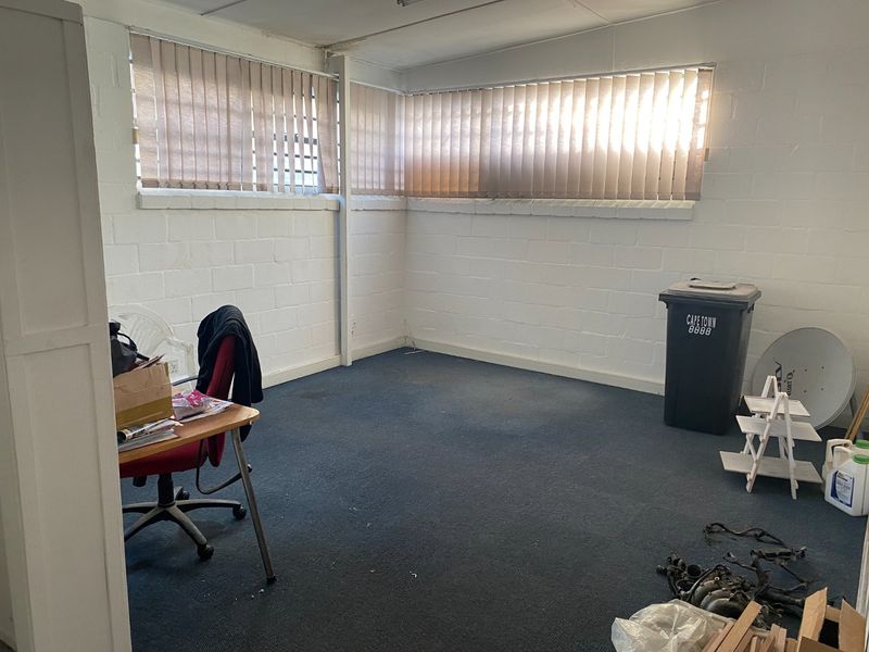 437m2 Industrial Space available to Lease  - Photo 4