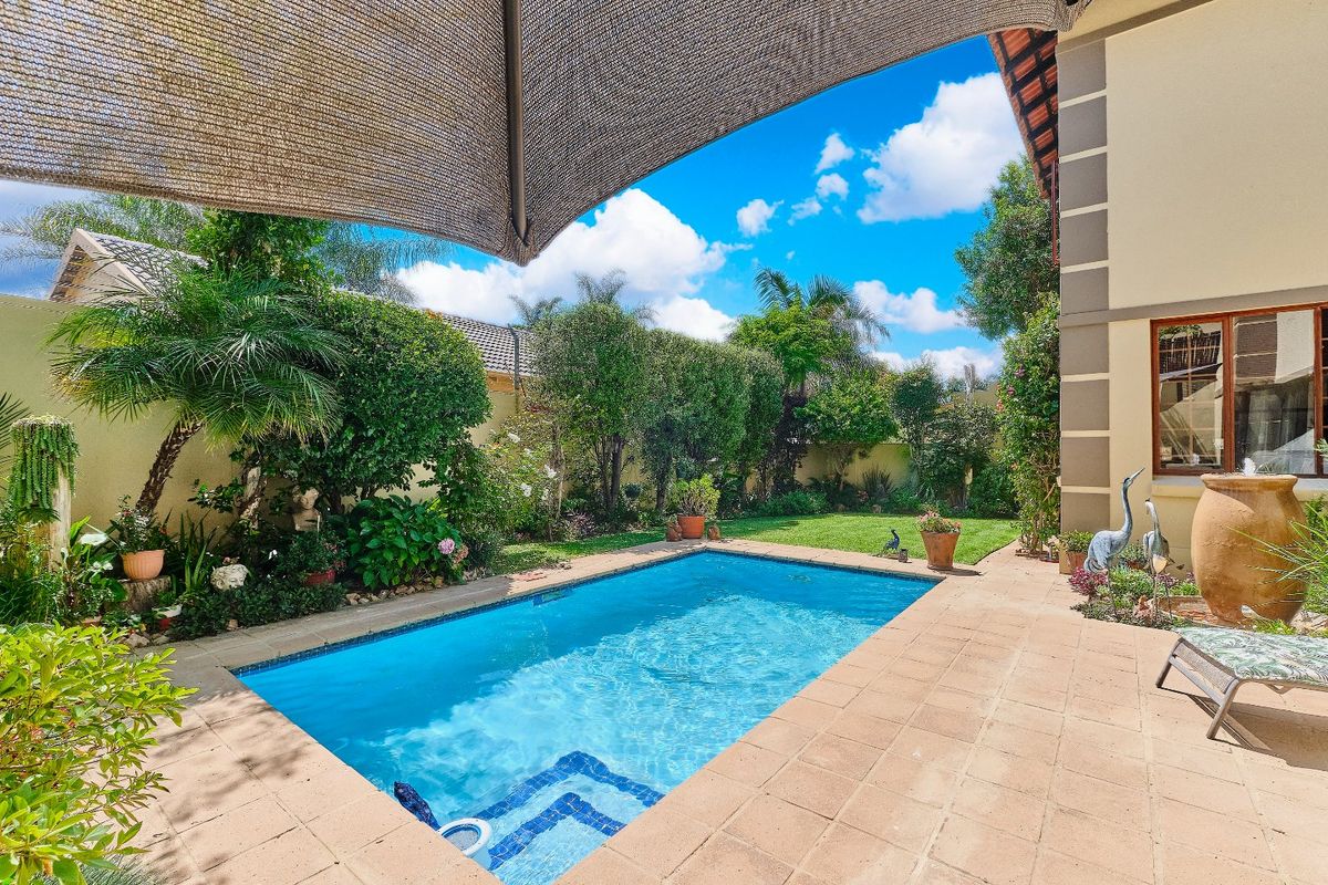 UPMARKET, MOVE-IN READY, DOUBLE-STOREY, 4 BEDROOM, CLUSTER OFFERING PURE CLASS IN RANDPARK RIDGE. This beautiful move-in ready property has it all! - Photo 3