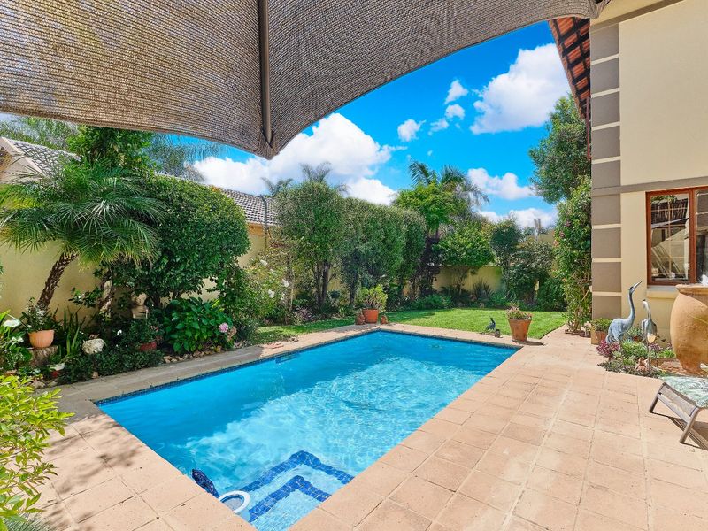 UPMARKET, MOVE-IN READY, DOUBLE-STOREY, 4 BEDROOM, CLUSTER OFFERING PURE CLASS IN RANDPARK RIDGE. This beautiful move-in ready property has it all! - Photo 3
