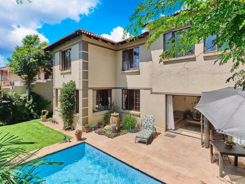 UPMARKET, MOVE-IN READY, DOUBLE-STOREY, 4 BEDROOM, CLUSTER OFFERING PURE CLASS IN RANDPARK RIDGE. This beautiful move-in ready property has it all! - Photo 2