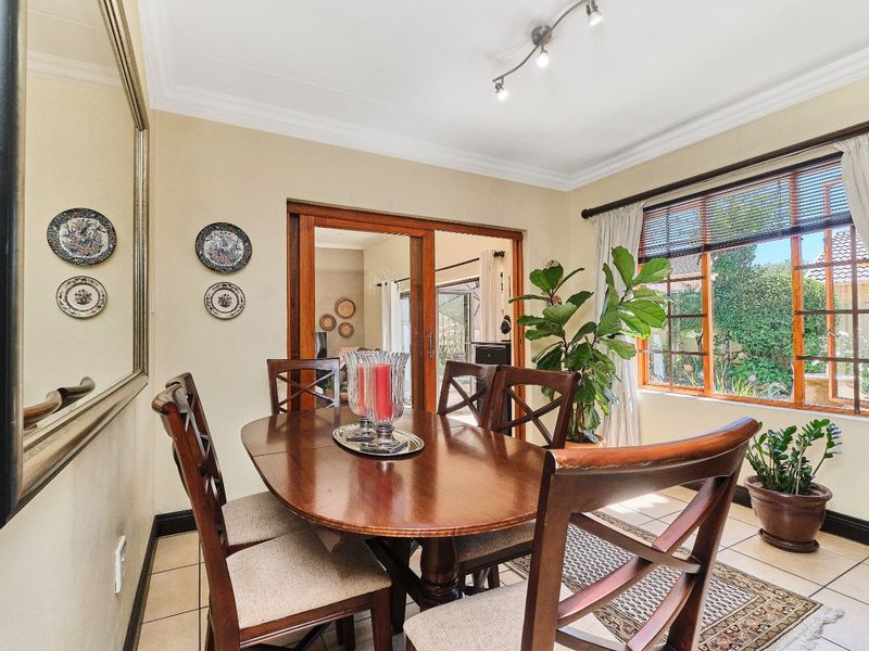 UPMARKET, MOVE-IN READY, DOUBLE-STOREY, 4 BEDROOM, CLUSTER OFFERING PURE CLASS IN RANDPARK RIDGE. This beautiful move-in ready property has it all! - Photo 9
