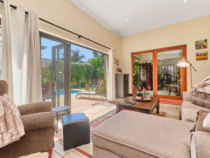 UPMARKET, MOVE-IN READY, DOUBLE-STOREY, 4 BEDROOM, CLUSTER OFFERING PURE CLASS IN RANDPARK RIDGE. This beautiful move-in ready property has it all! - Photo 6