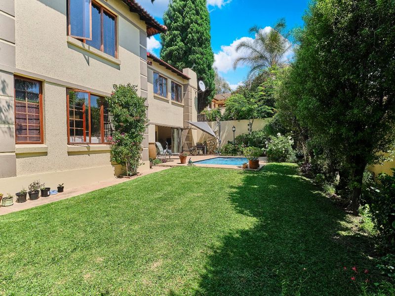 UPMARKET, MOVE-IN READY, DOUBLE-STOREY, 4 BEDROOM, CLUSTER OFFERING PURE CLASS IN RANDPARK RIDGE. This beautiful move-in ready property has it all! - Photo 4