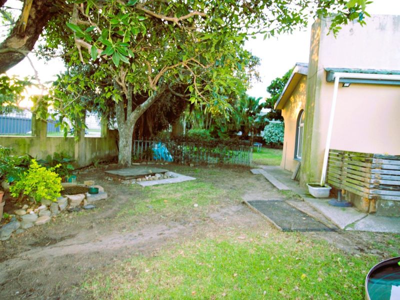 Spacious Family Home with a Thriving Income-Generating Flatlet  - Photo 9