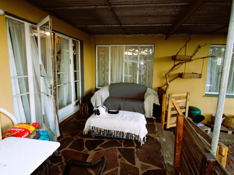 Spacious Family Home with a Thriving Income-Generating Flatlet  - Photo 6