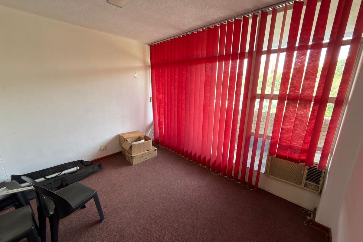 Prestigious 125m2 Office with Boardroom, Balcony & Reception in Mbombela CBD - Photo 2
