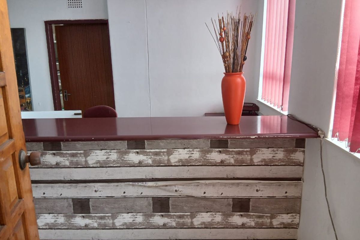 Prestigious 125m2 Office with Boardroom, Balcony & Reception in Mbombela CBD - Photo 3