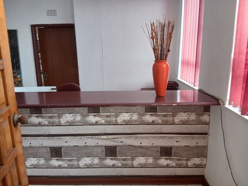 Prestigious 125m2 Office with Boardroom, Balcony & Reception in Mbombela CBD - Photo 3