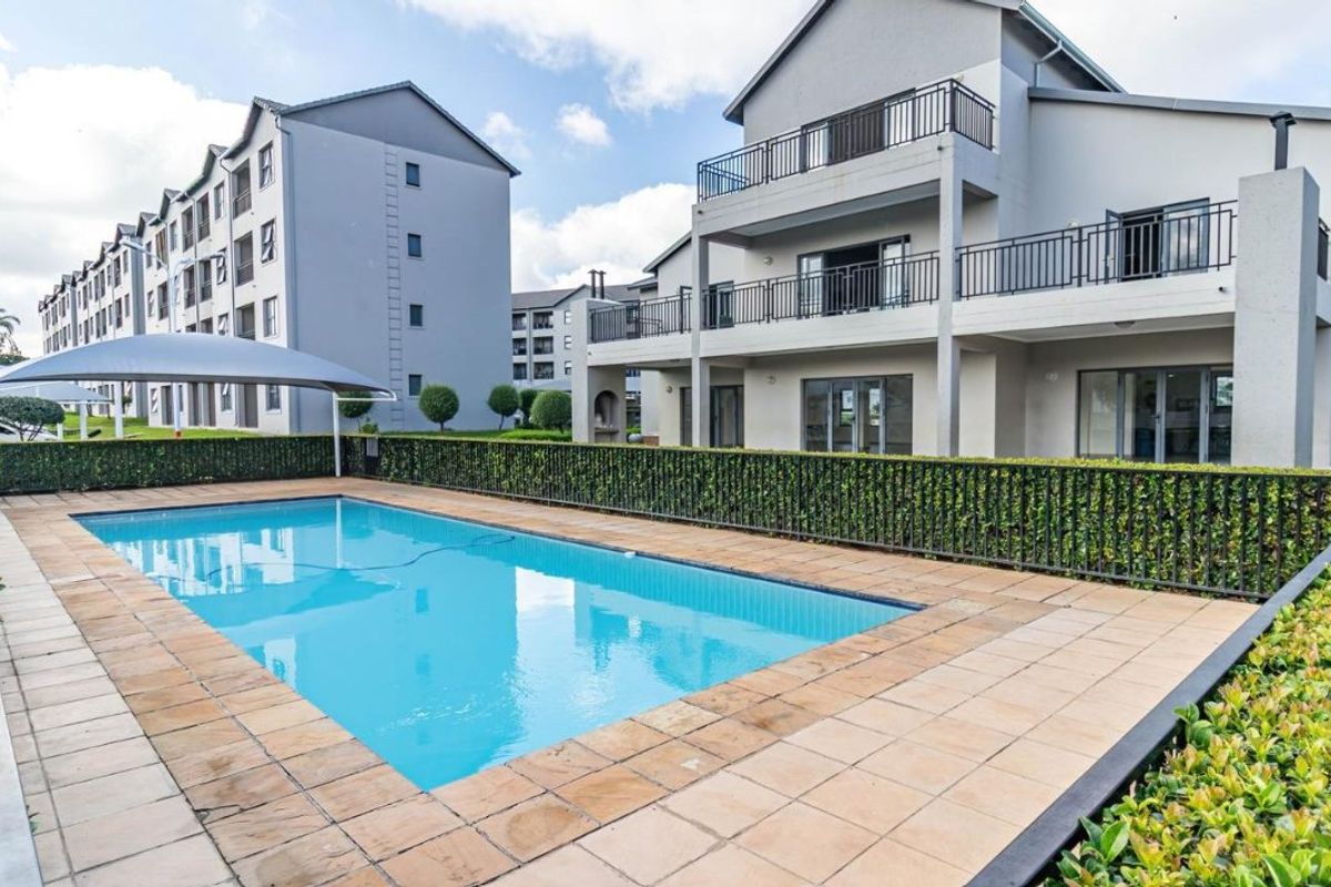 Stunning 2 Bedroom, 2 bathrooms Apartment To Rent in The West End, Carlswald, Midrand - Photo 2