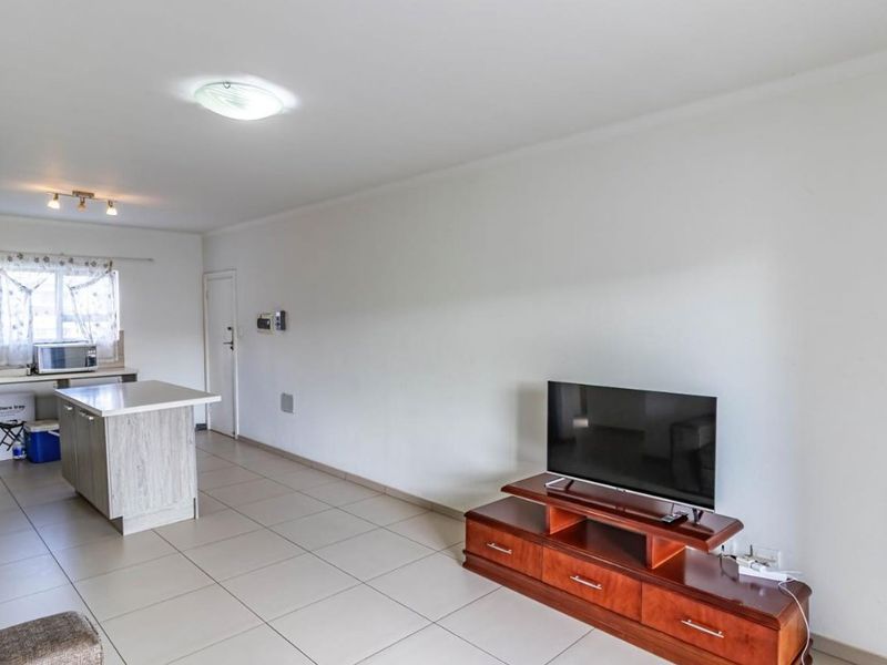 Stunning 2 Bedroom, 2 bathrooms Apartment To Rent in The West End, Carlswald, Midrand - Photo 6