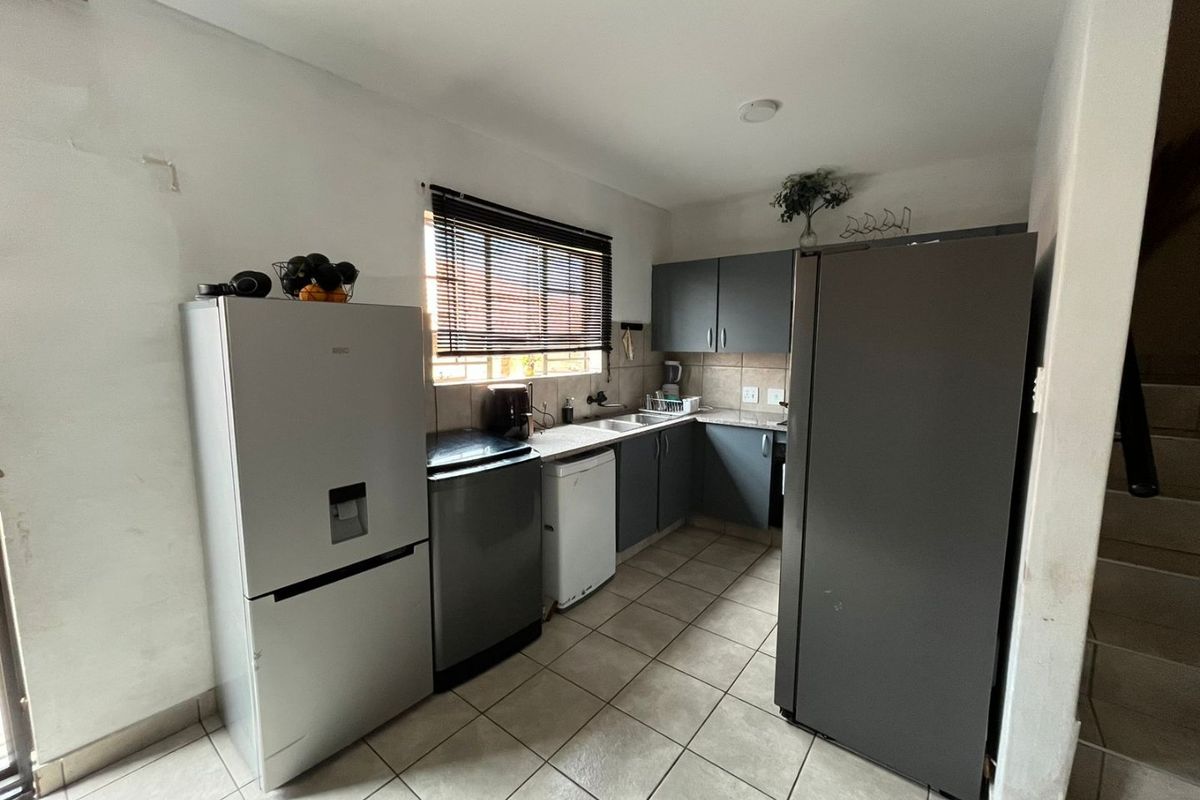 3 Bedroom 2 Bathroom To Rent Rooihuiskraal - Photo 3