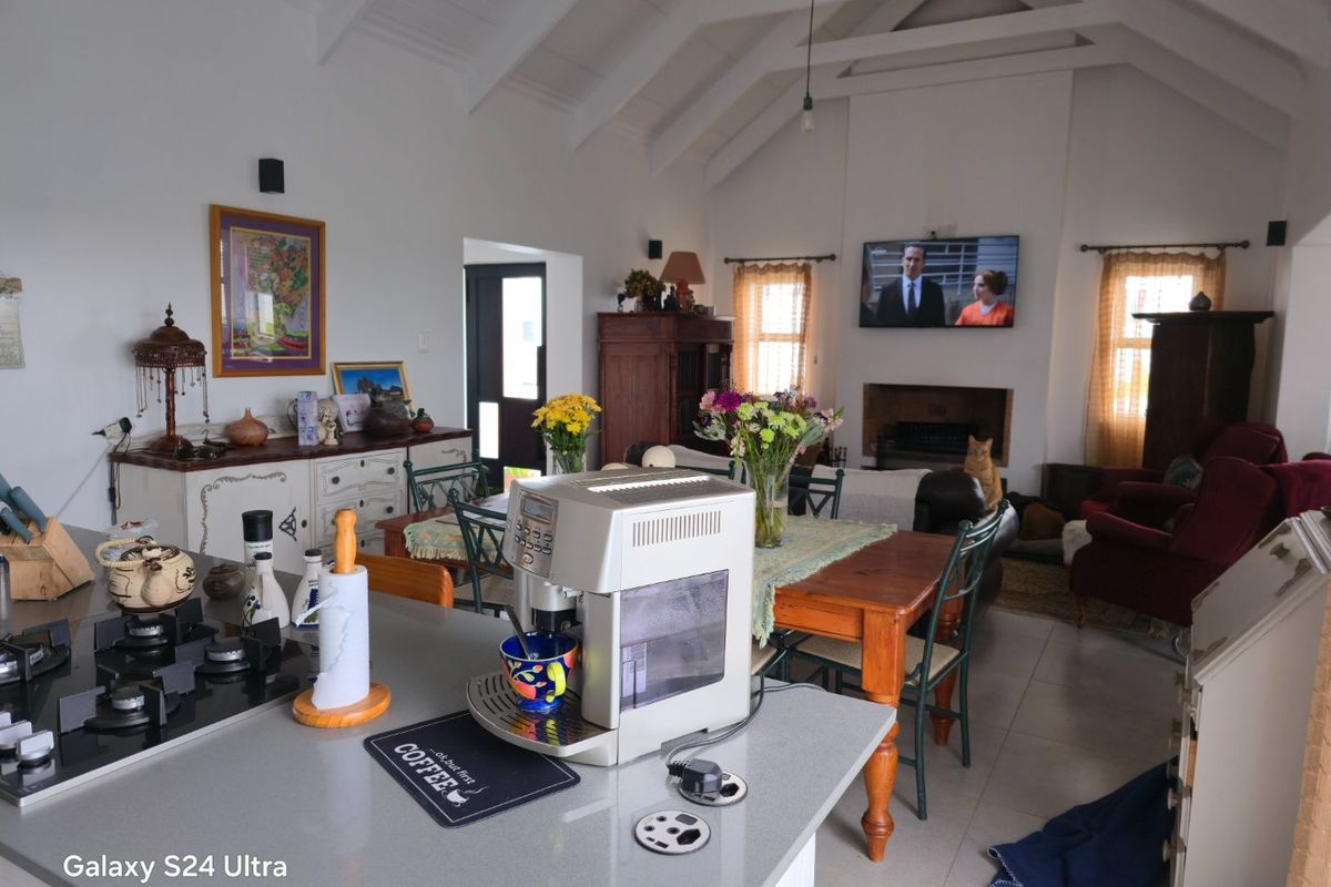 Three Bedroom Home in Secure Private Estate - Photo 5