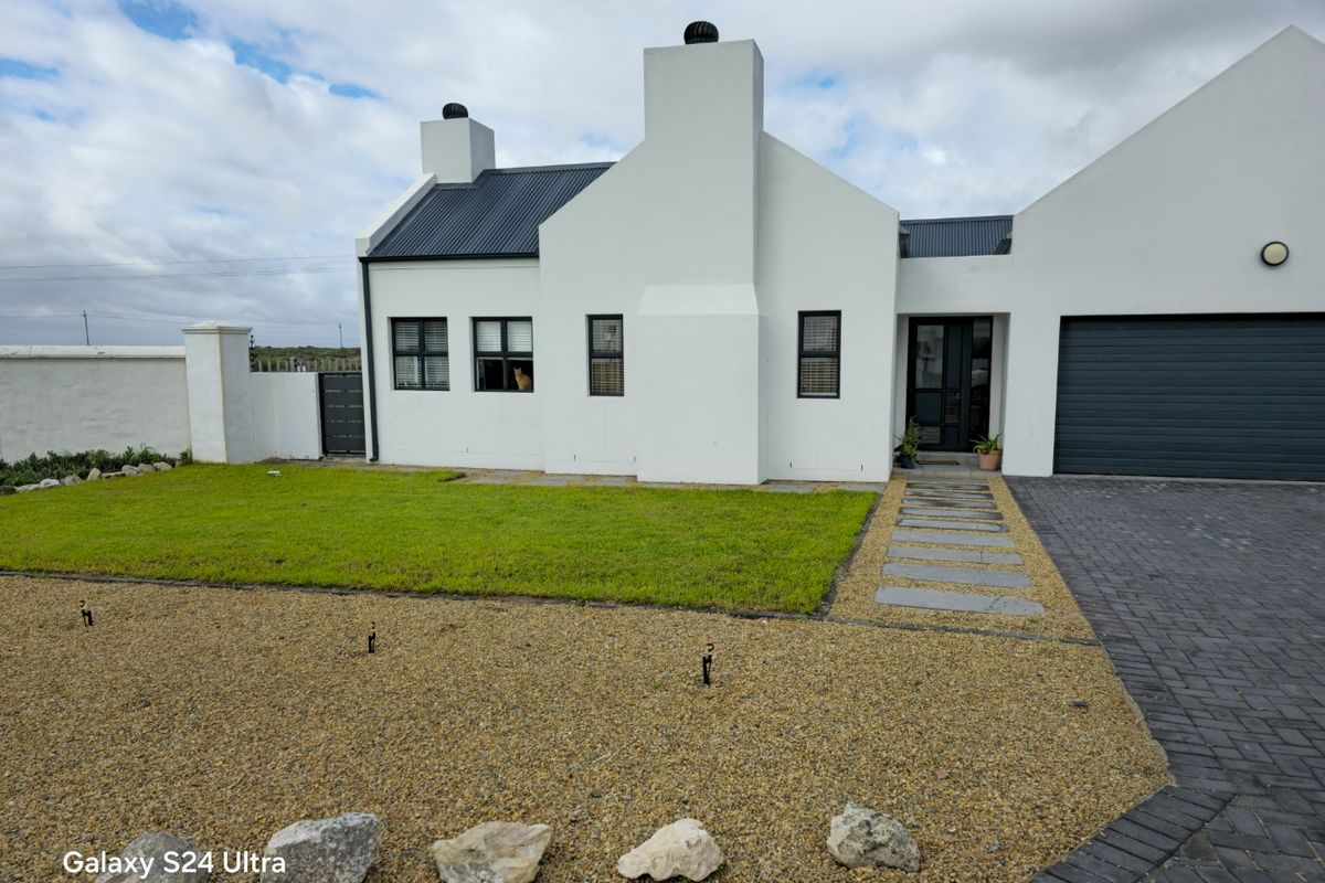 Three Bedroom Home in Secure Private Estate - Photo 2
