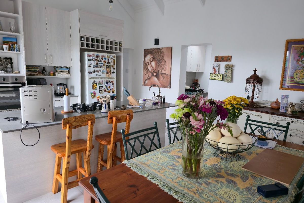 Three Bedroom Home in Secure Private Estate - Photo 4