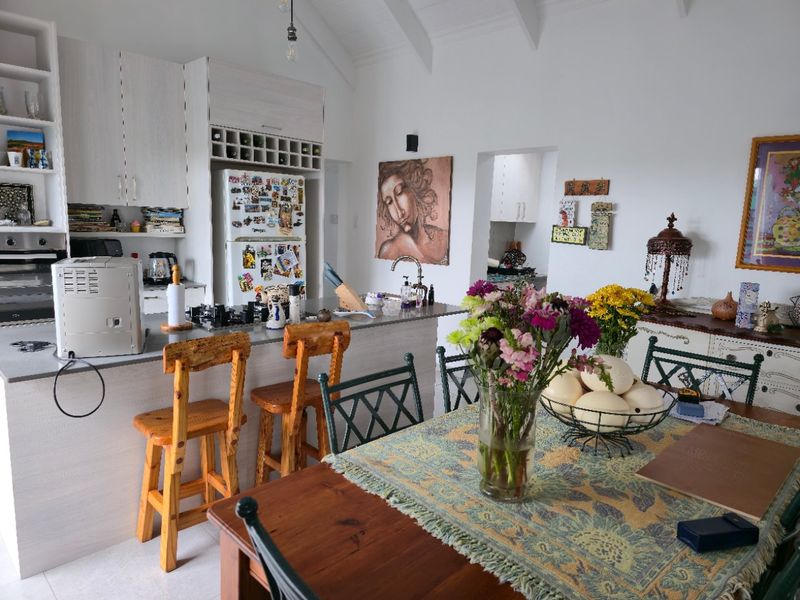 Three Bedroom Home in Secure Private Estate - Photo 4