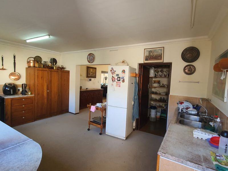 Coastal Investment Opportunity with Dual Living and Panoramic Sea Views - Photo 7