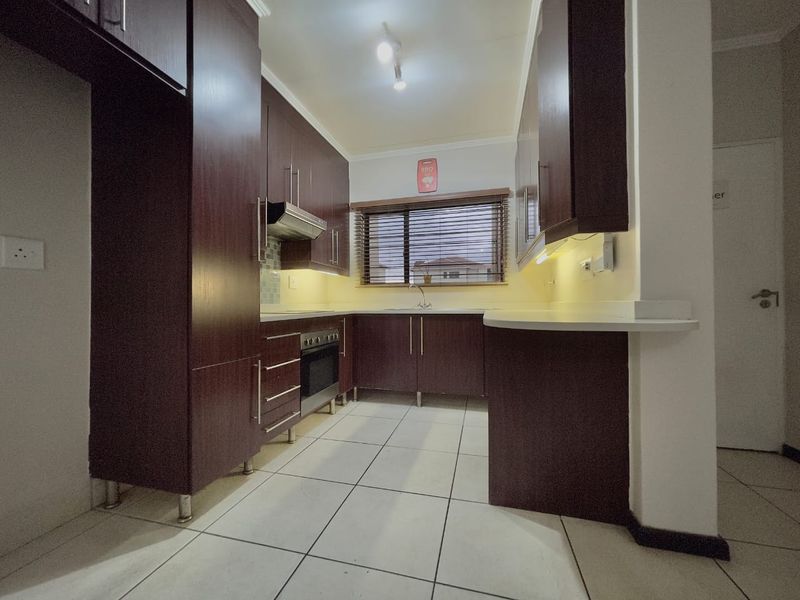 2 Bedroom Apartment / Flat for Rent in Acasia - Photo 2