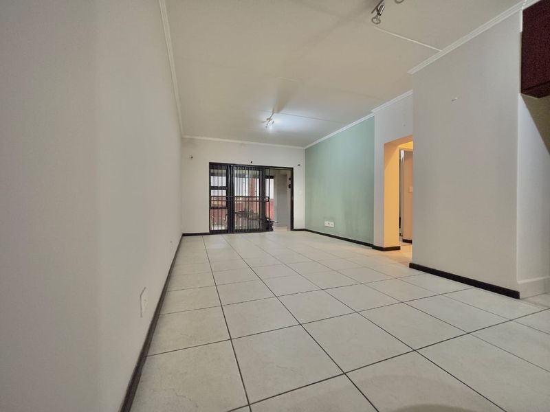 2 Bedroom Apartment / Flat for Rent in Acasia - Photo 4