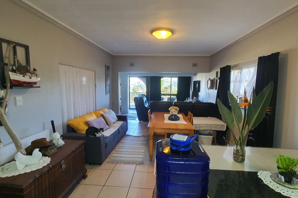 Charming 2-Bedroom Apartment with Scenic Deck in Eden Crest, Banners Rest - Photo 4