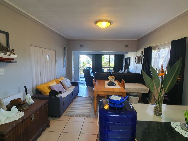 Charming 2-Bedroom Apartment with Scenic Deck in Eden Crest, Banners Rest - Photo 4