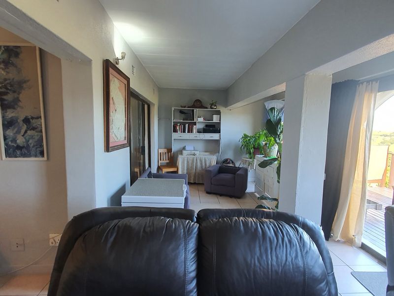 Charming 2-Bedroom Apartment with Scenic Deck in Eden Crest, Banners Rest - Photo 7