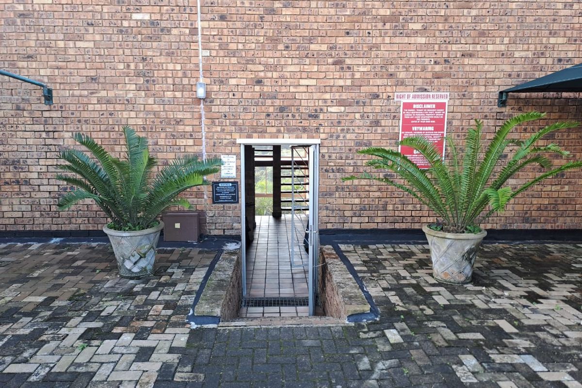 Ramsgate flat with communal pool and fibre - Photo 2