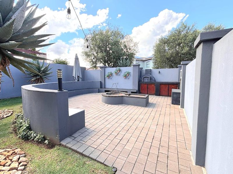 Modern Single-Level Family Home in Midlands Estate – Under R4 Million - Photo 6